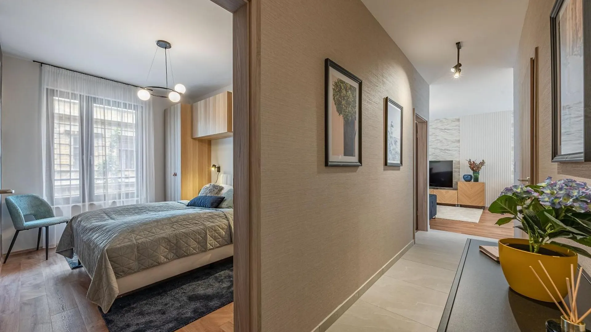 3 Bedroom Condo W Garage And Balcony Budapest 0*,