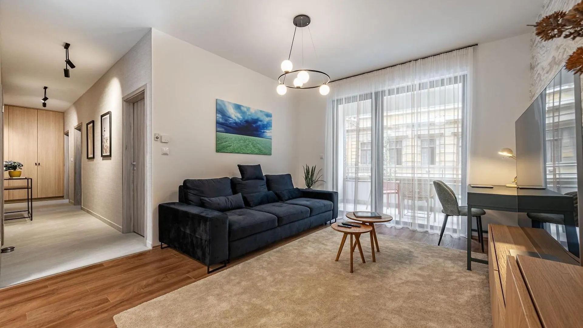 3 Bedroom Condo W Garage And Balcony Budapest 0*,