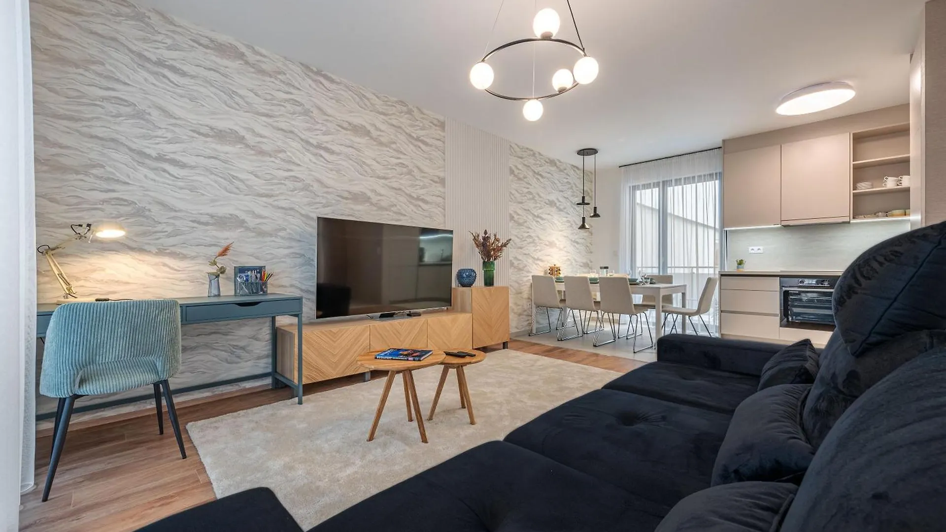 3 Bedroom Condo W Garage And Balcony Budapest