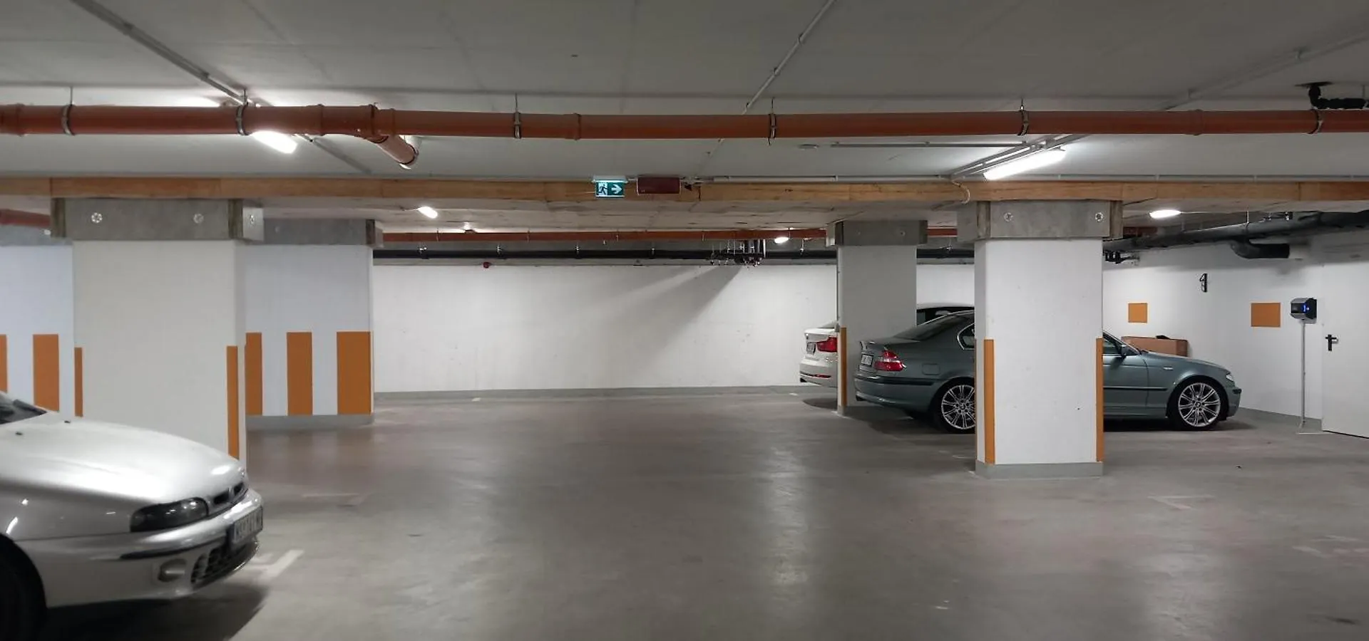 3 Bedroom Condo W Garage And Balcony Budapest