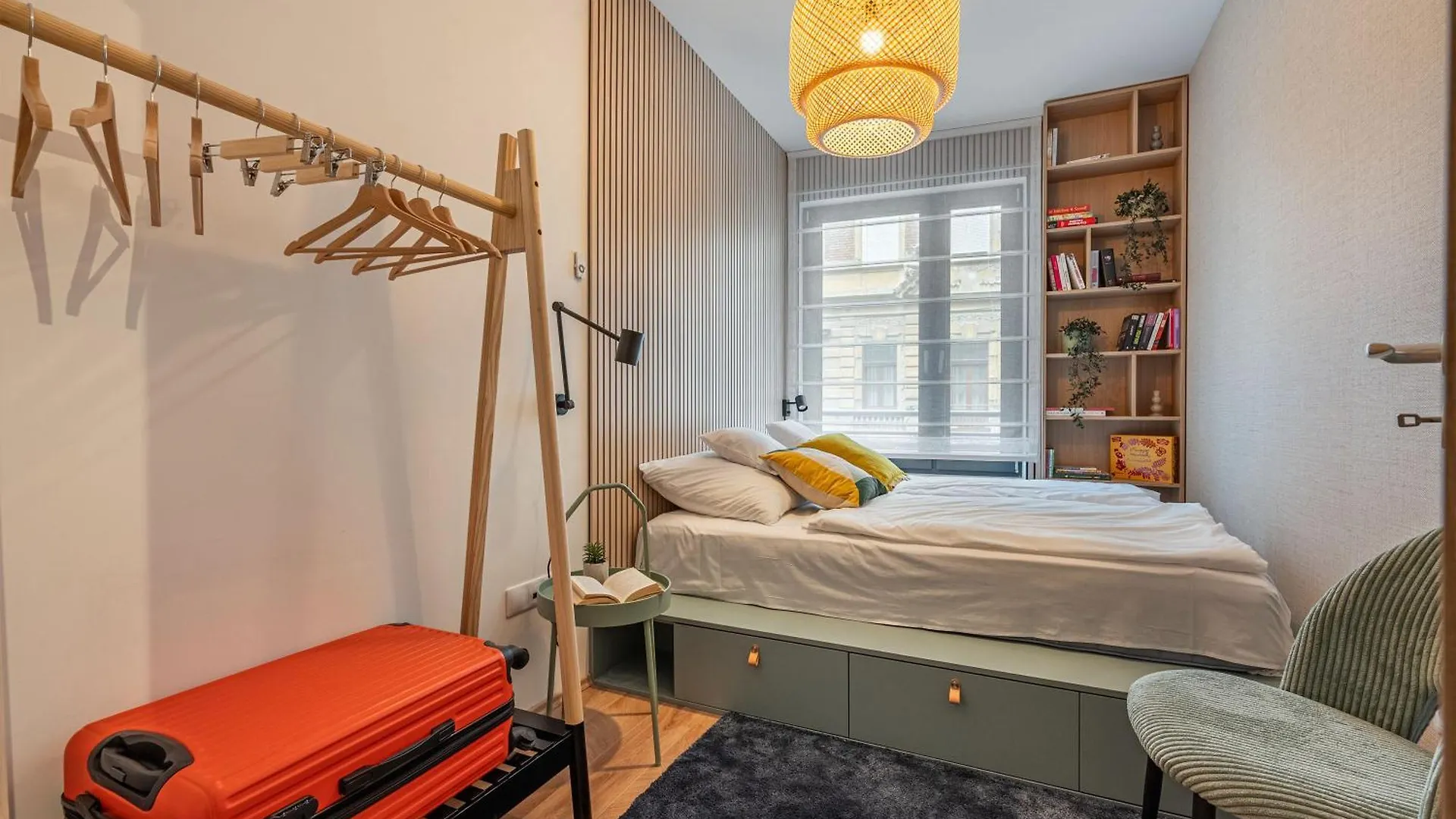 3 Bedroom Condo W Garage And Balcony Budapeşte 0*,  Macaristan